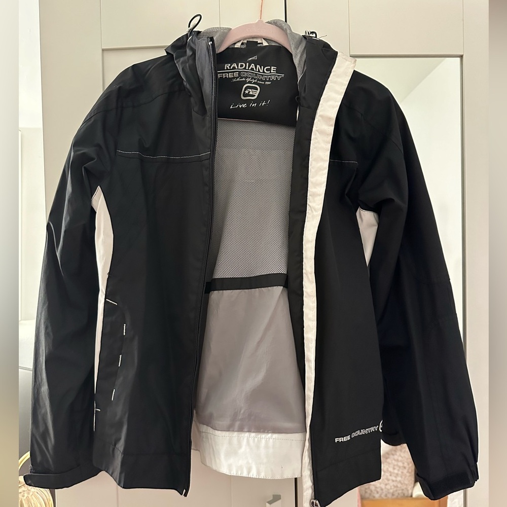 🌺Black and White Radiance Jacket💕